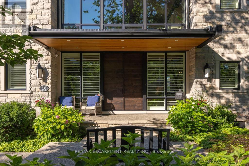 253 ROSSMORE BOULEVARD - 12