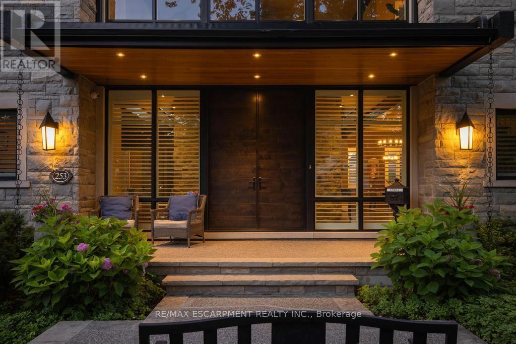 253 ROSSMORE BOULEVARD - 13