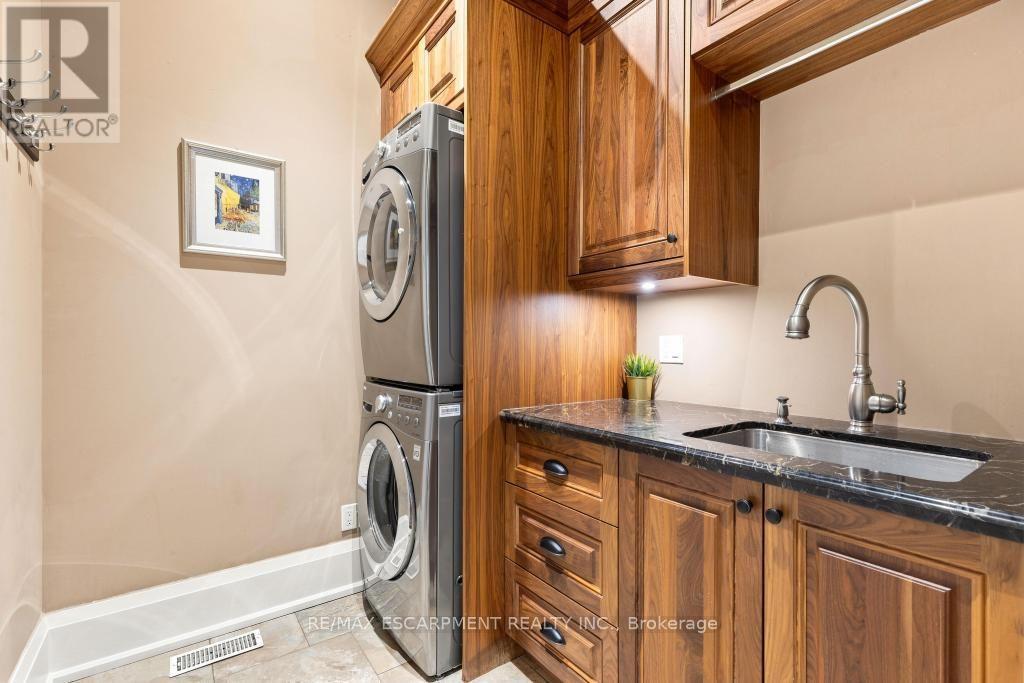 253 ROSSMORE BOULEVARD - 31