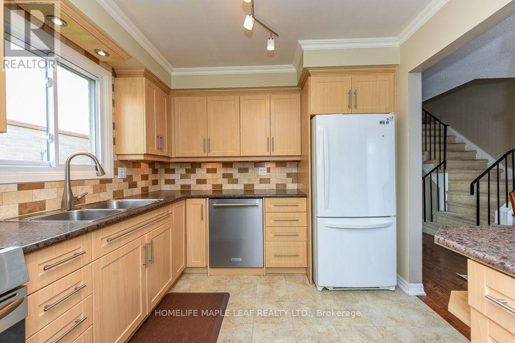 30 PRIMROSE CRESCENT - 19