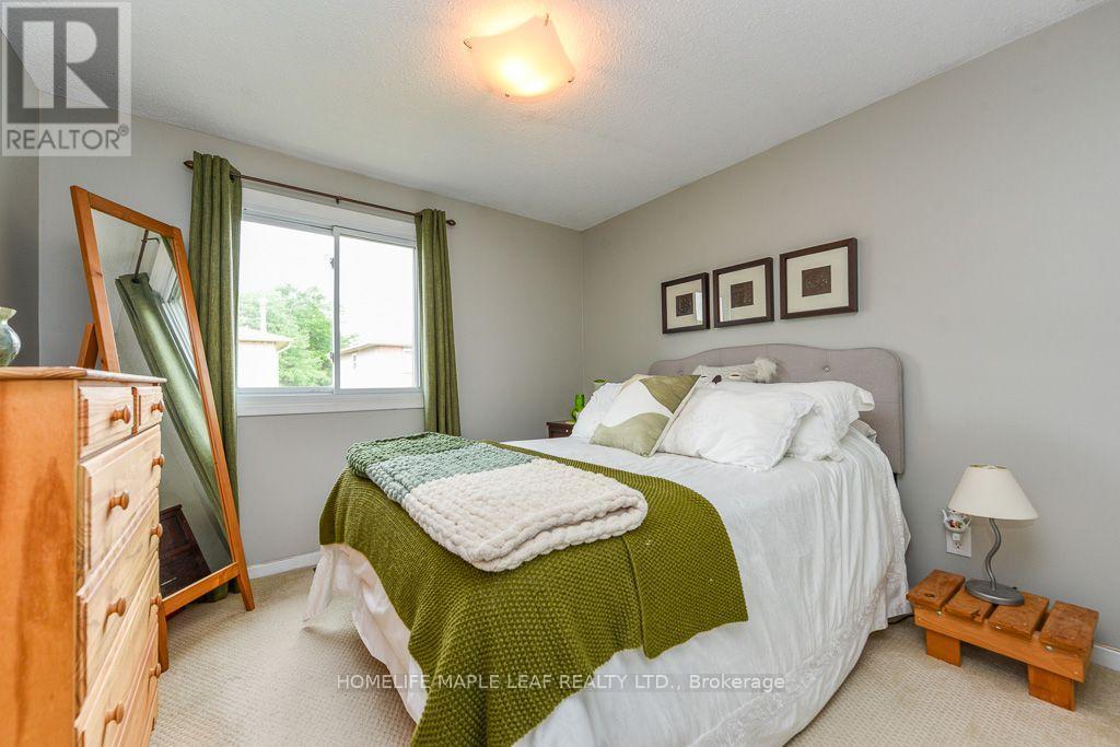 30 PRIMROSE CRESCENT - 27