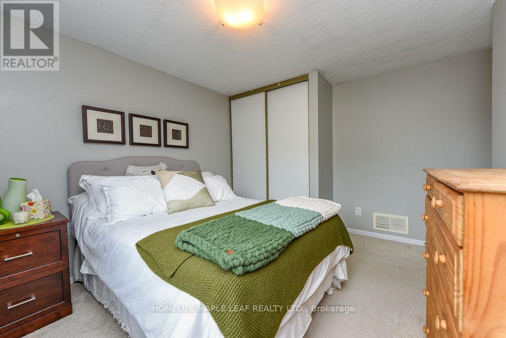 30 PRIMROSE CRESCENT - 29