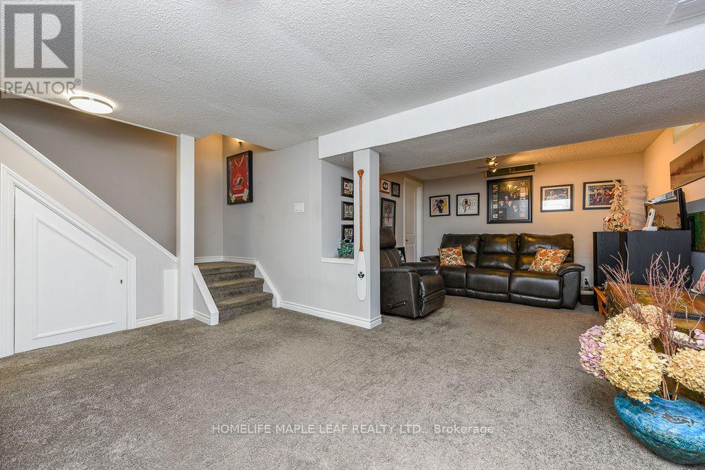 30 PRIMROSE CRESCENT - 35