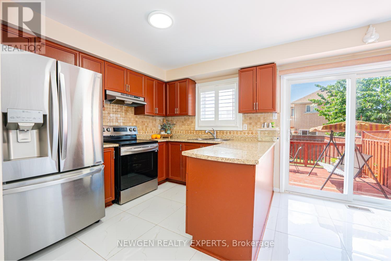 42 MCCLEAVE CRESCENT - 22