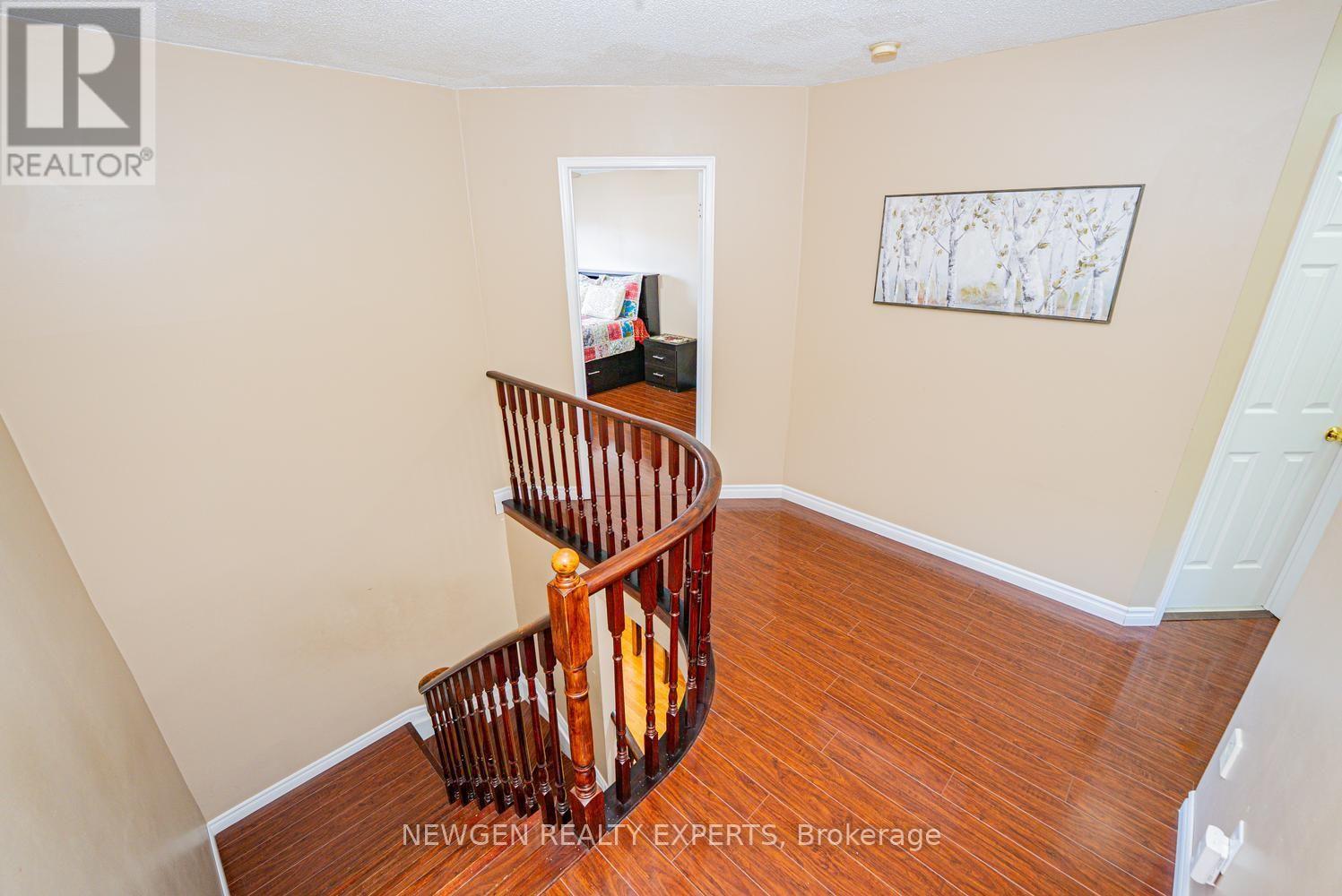 42 MCCLEAVE CRESCENT - 26
