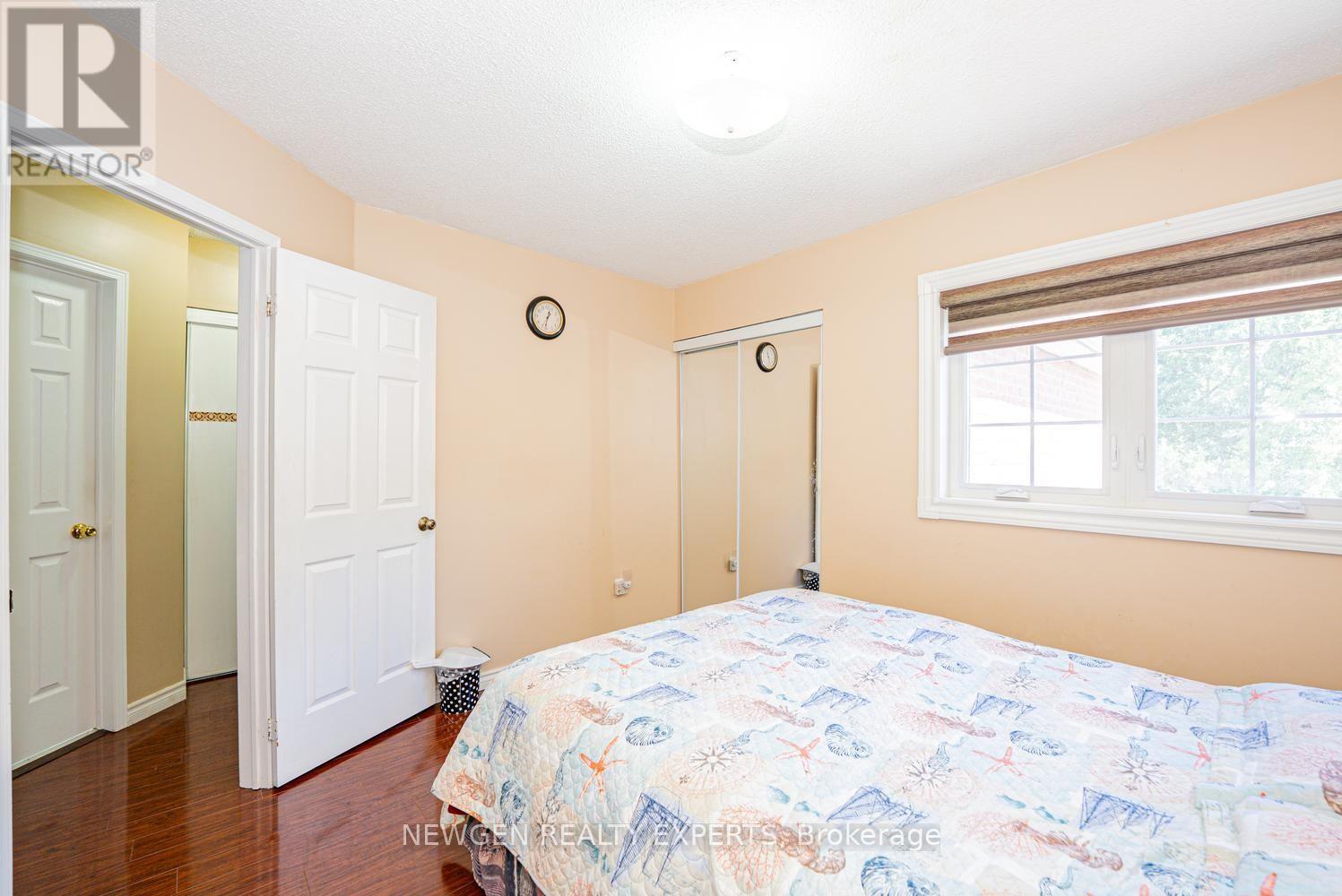 42 MCCLEAVE CRESCENT - 35