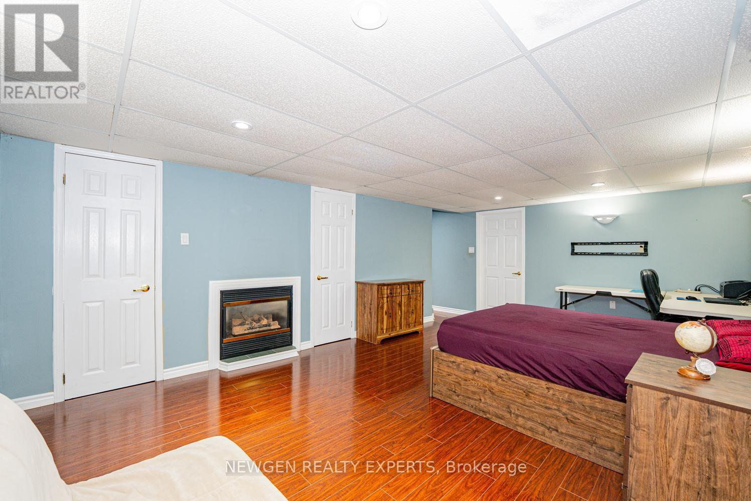 42 MCCLEAVE CRESCENT - 42