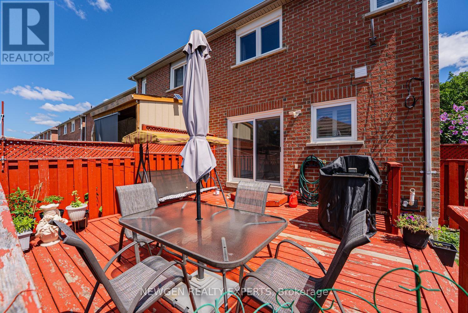 42 MCCLEAVE CRESCENT - 46