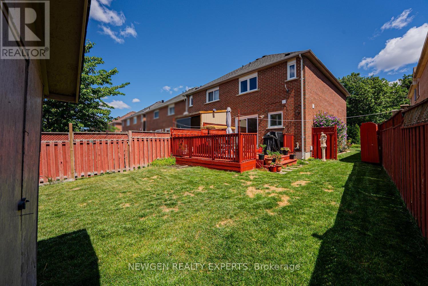 42 MCCLEAVE CRESCENT - 47