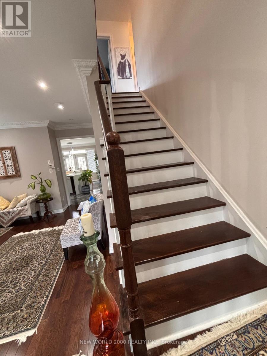 137 FITZGERALD CRESCENT - 11