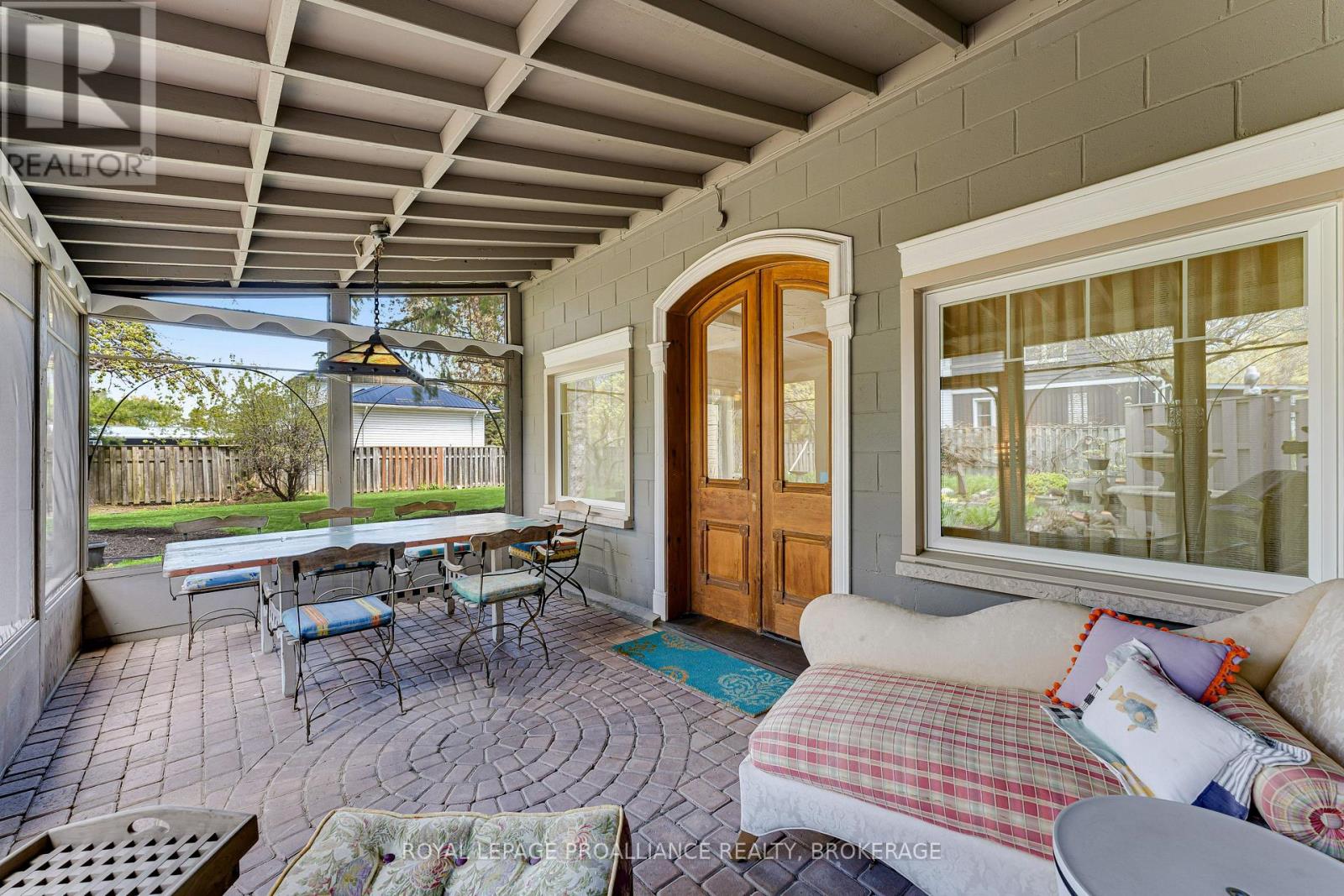 1863 SYDENHAM ROAD - 38