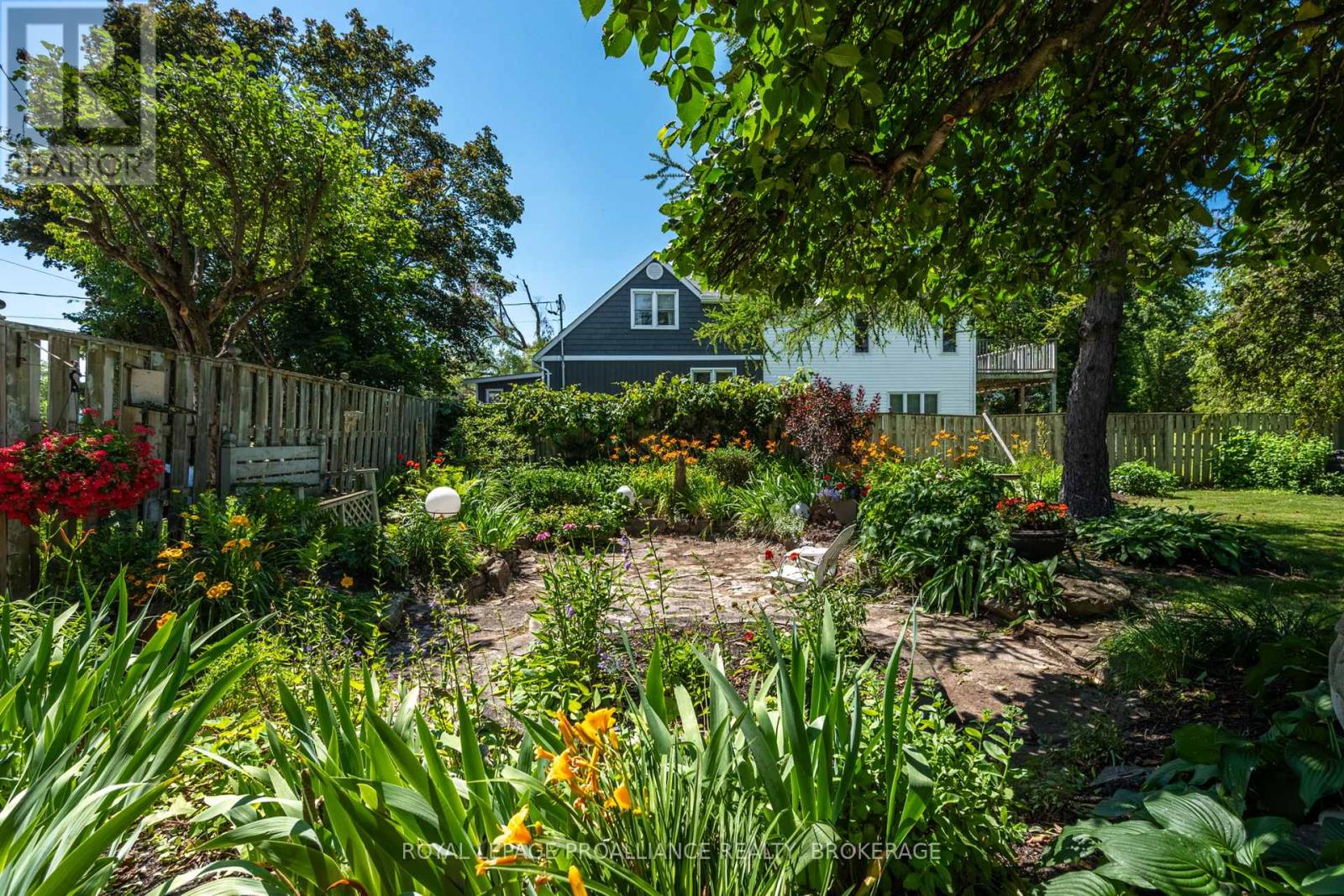 1863 SYDENHAM ROAD - 41