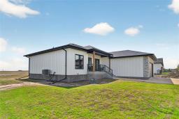 Kitchen - 300 Caron Road N, St Francois Xavier, MB R4L1A4 Photo 6