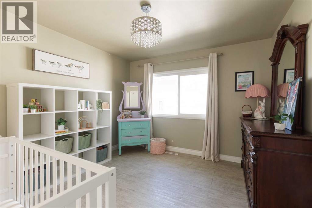 117 12 Street SE - 14