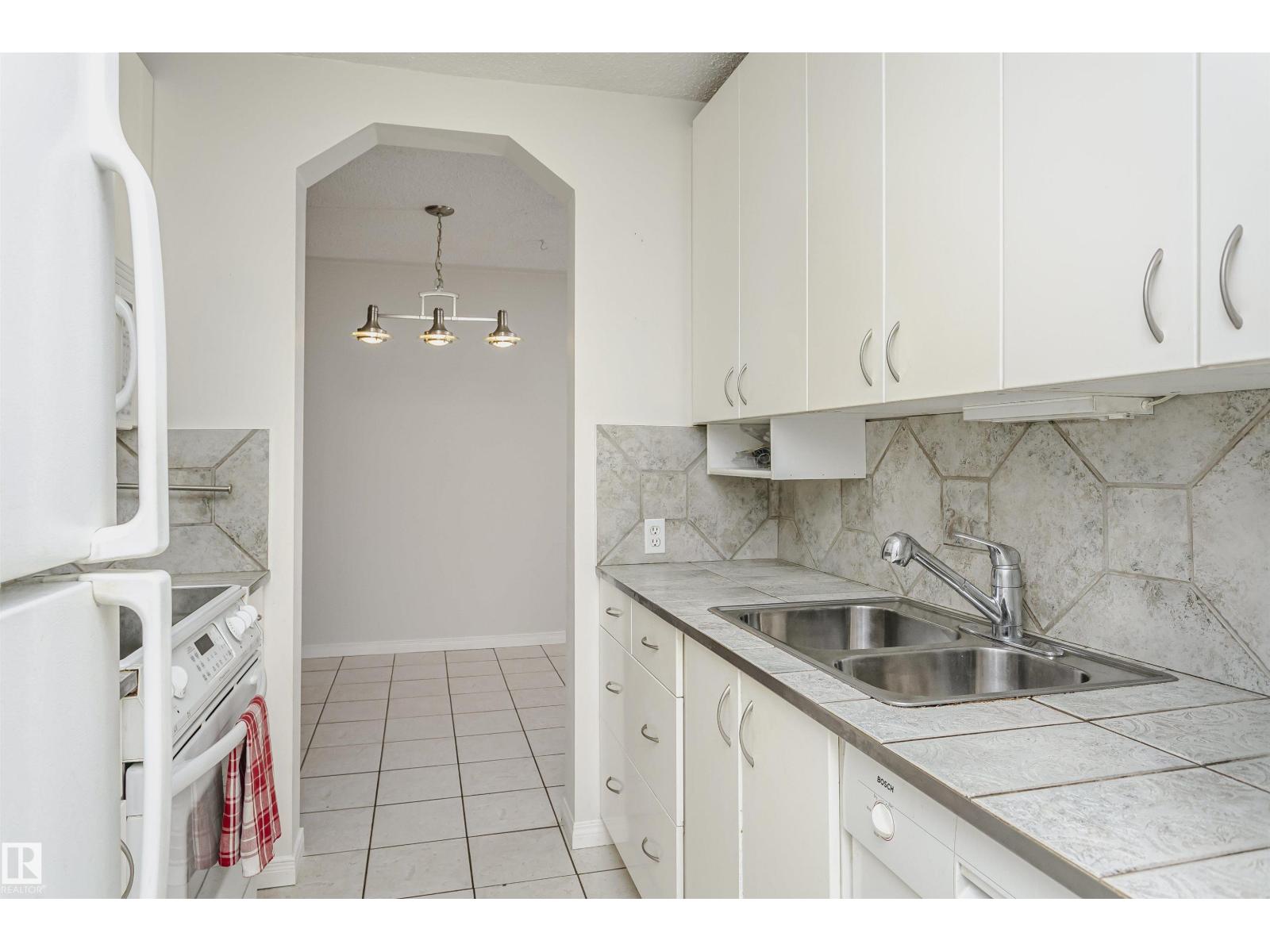 #302 5005 31 AV NW - Image 15