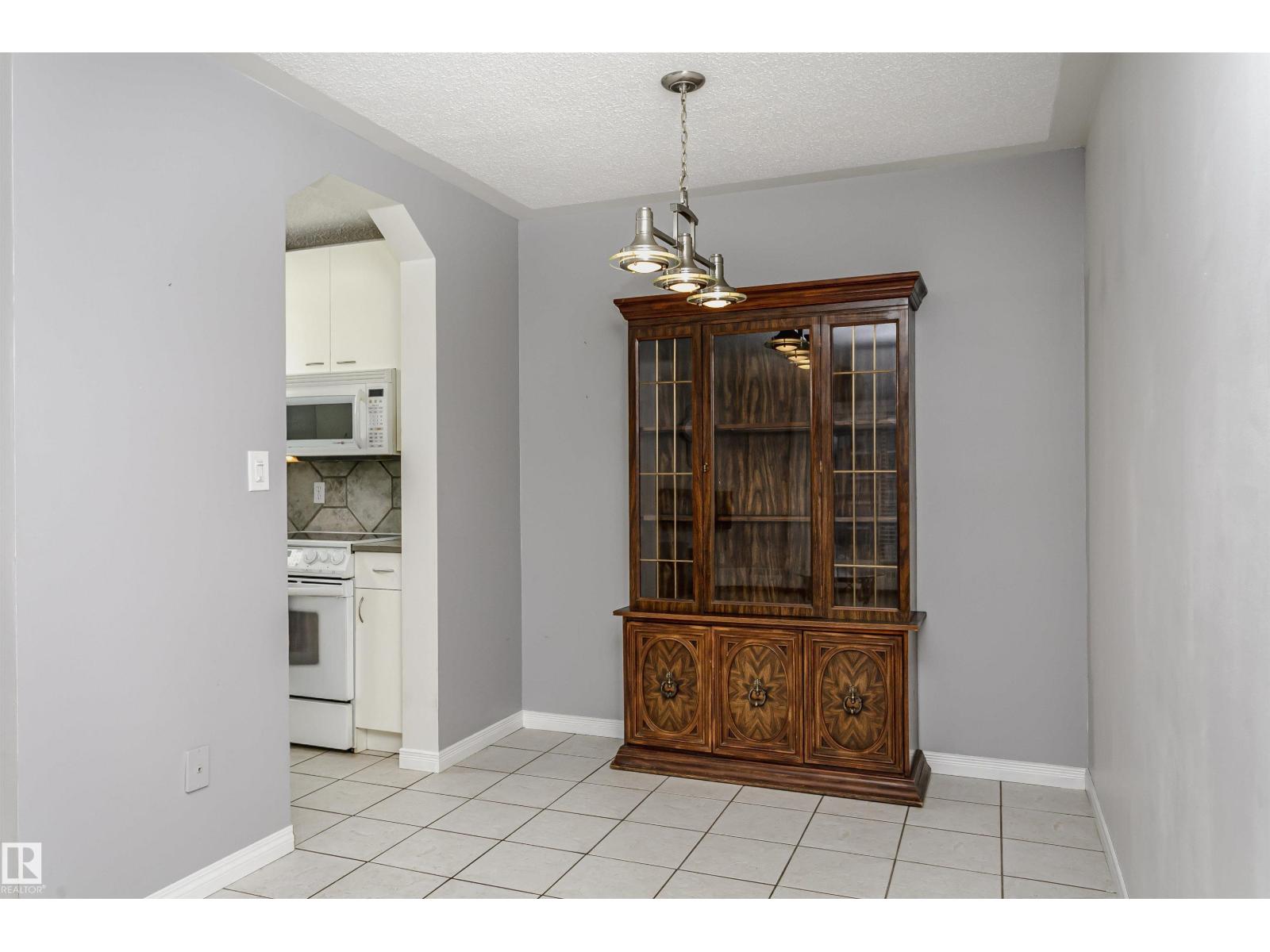 #302 5005 31 AV NW - 17