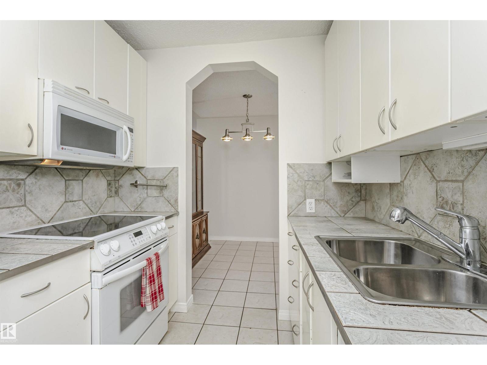 #302 5005 31 AV NW - 4