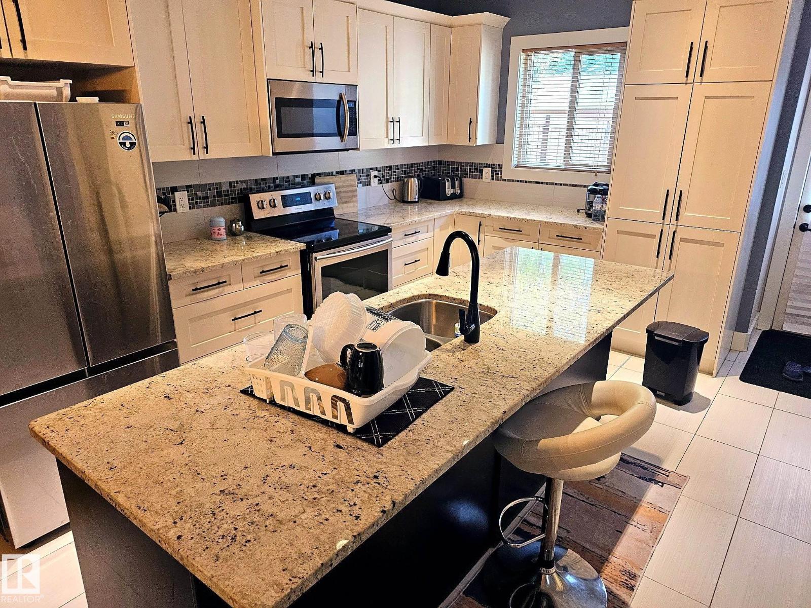 #2 12714 117 ST NW - 6