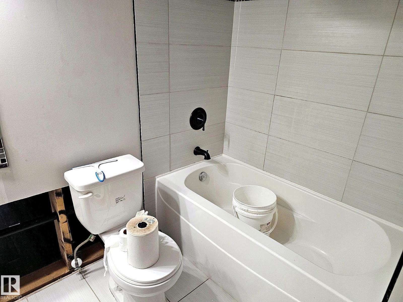 #2 12714 117 ST NW - 29