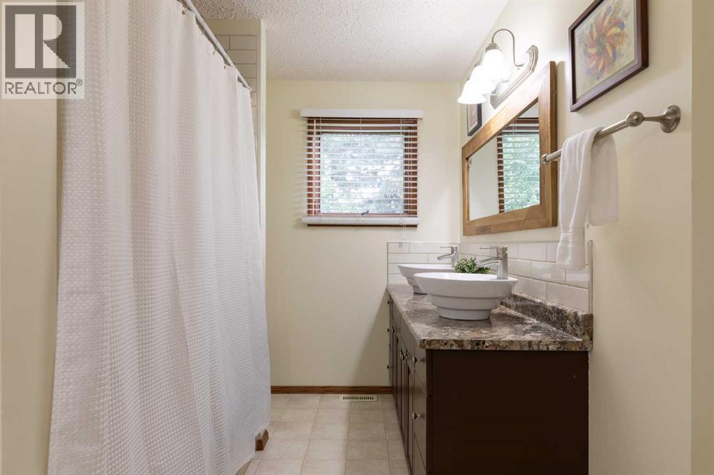 11 Greenwood Court SW - Image 20