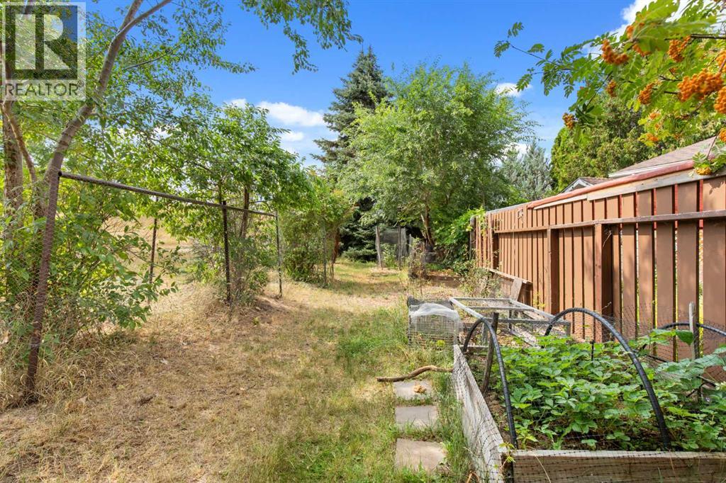 11 Greenwood Court SW - Image 48