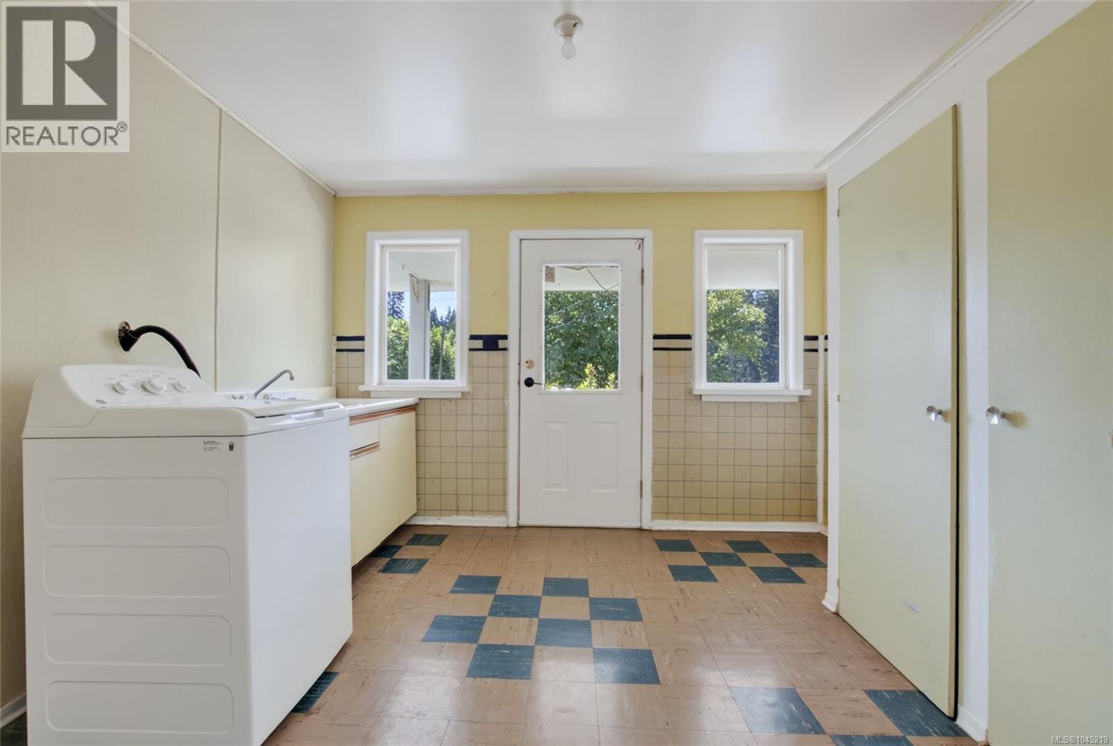 4030 Gibbins Rd - Image 71