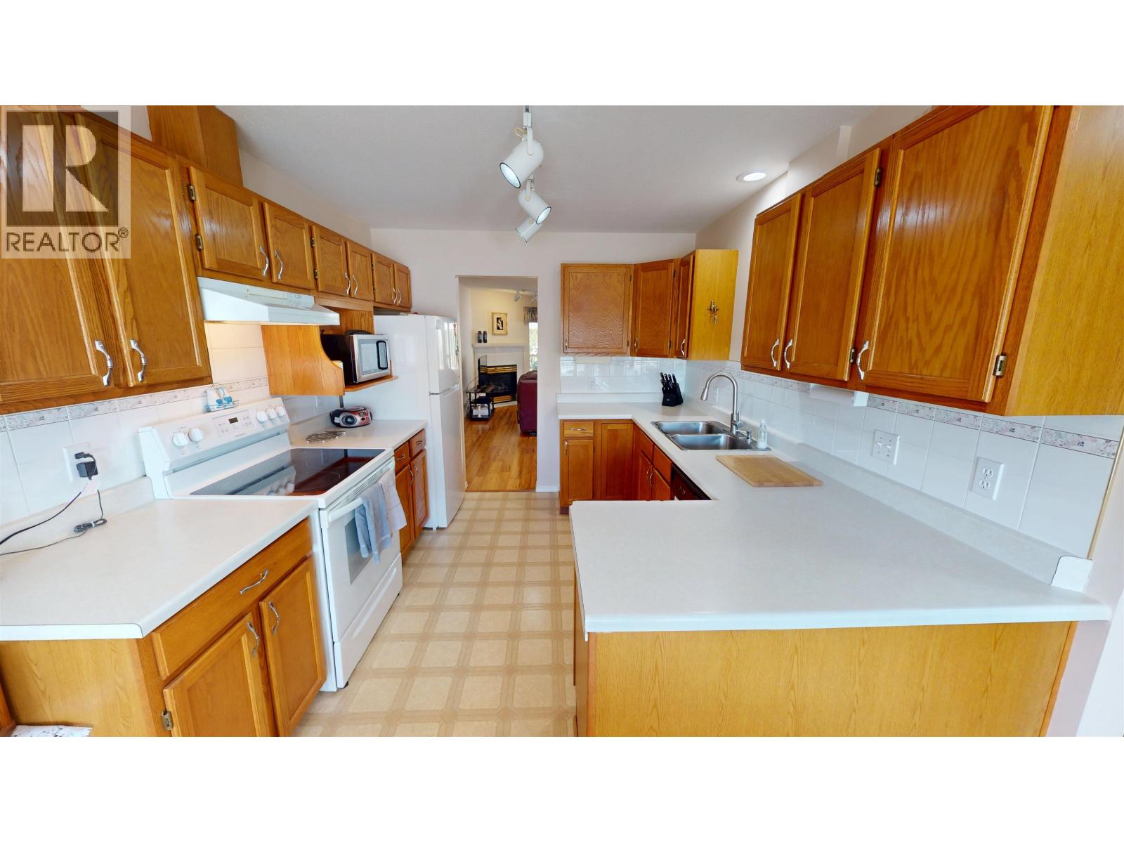 #7 490 LEWIS DRIVE - 8