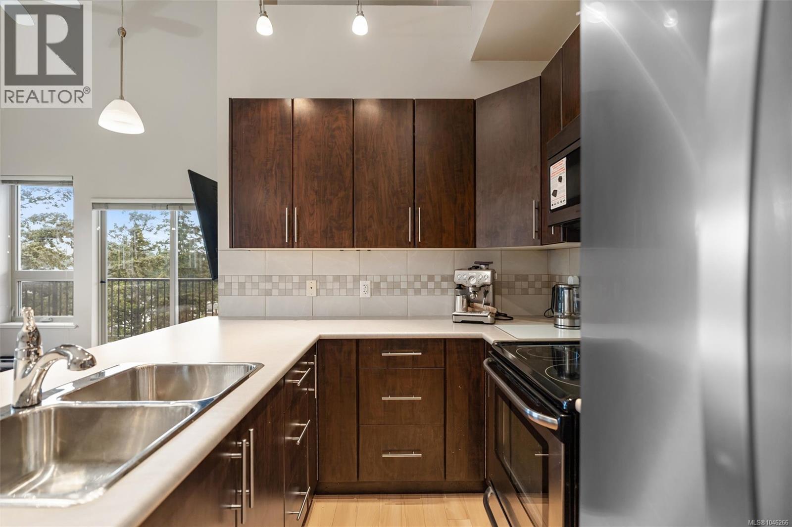 #410 3240 JACKLIN Rd - 17