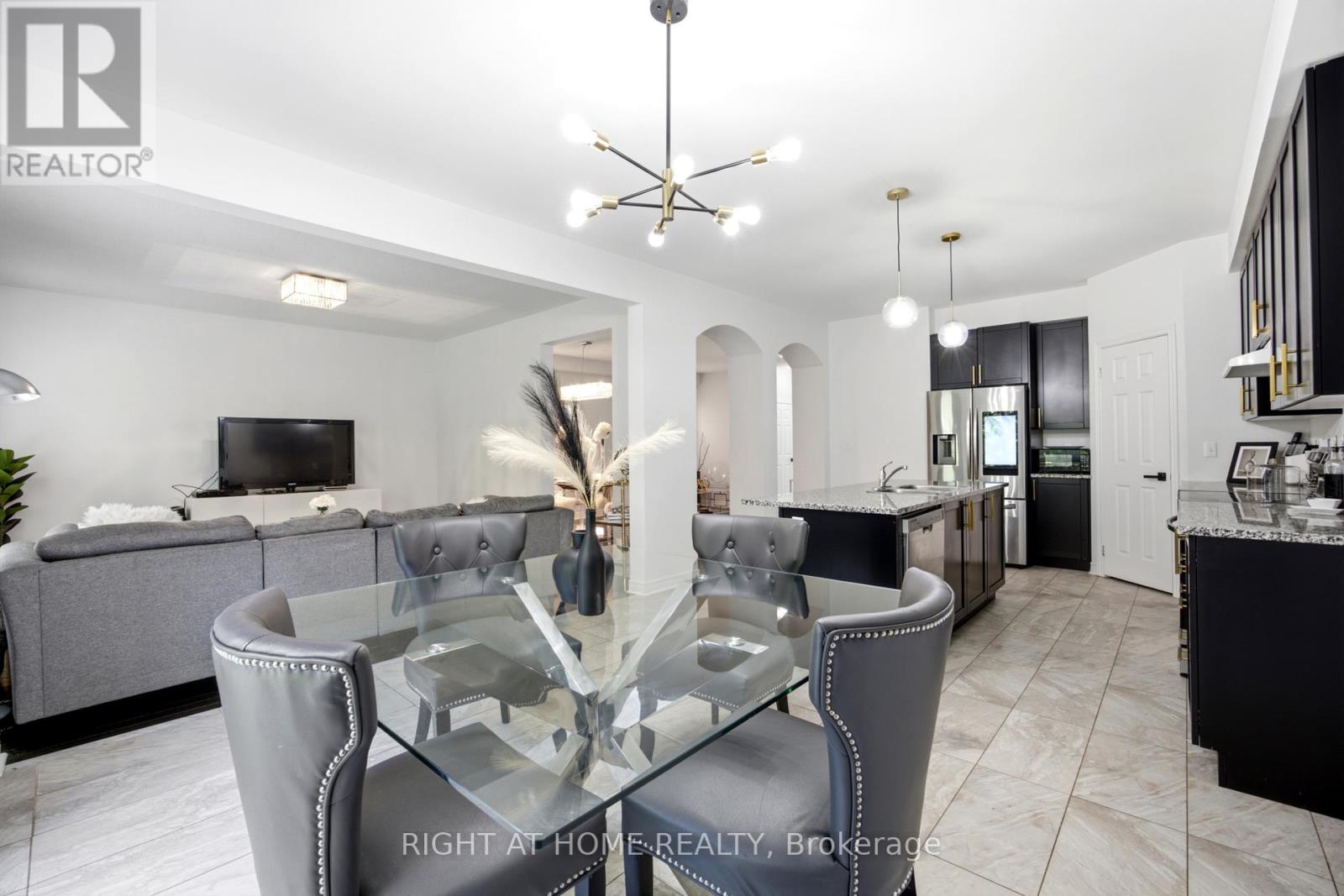 216 GREENWOOD ROAD - 18