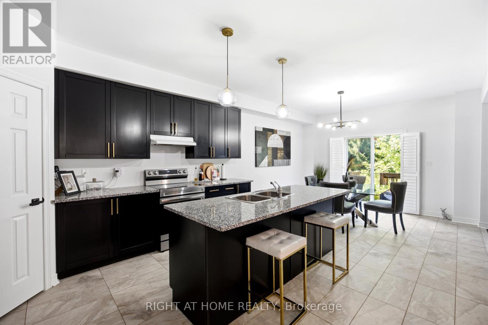 216 GREENWOOD ROAD - 15