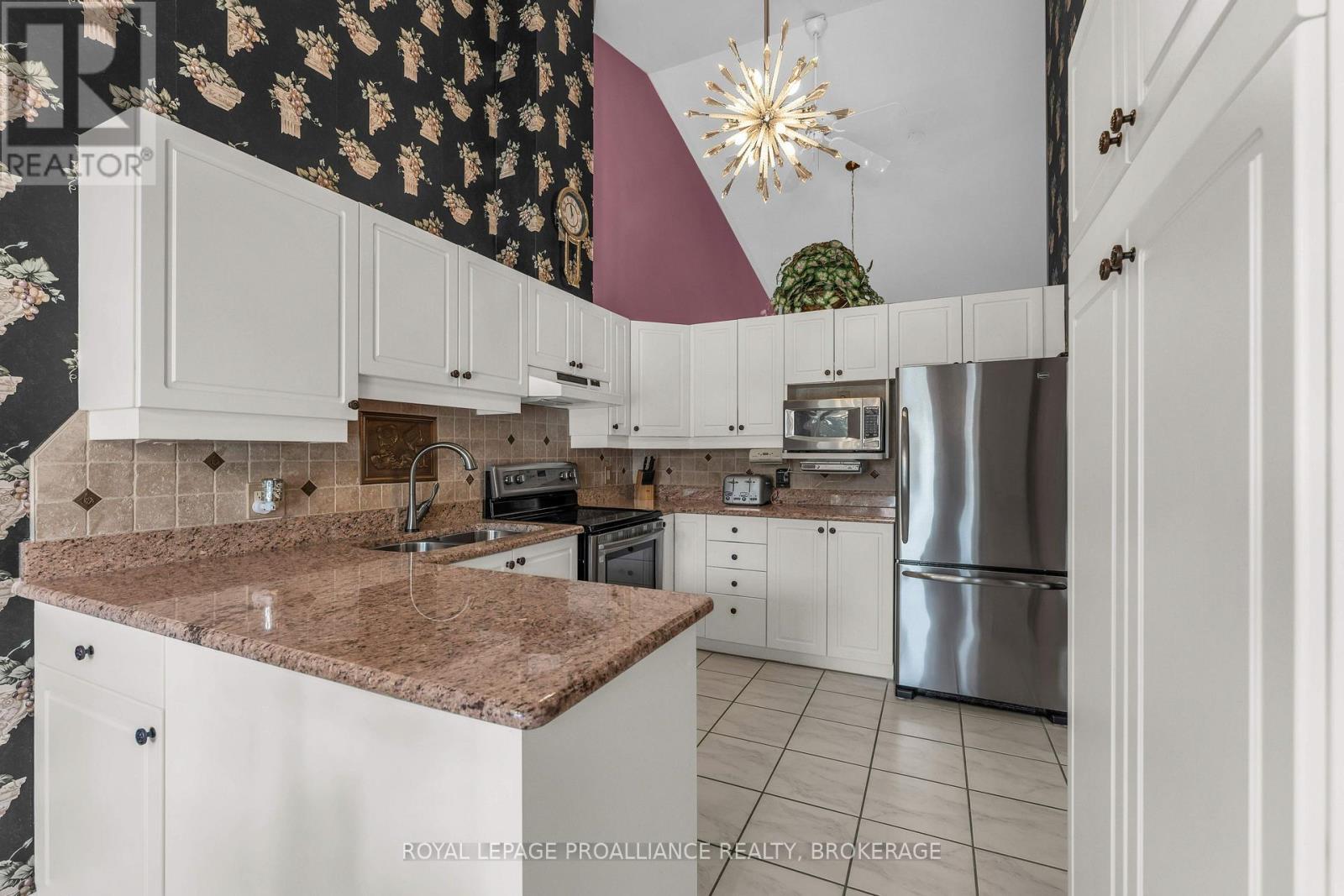523 TRIMBLE GATE - 11