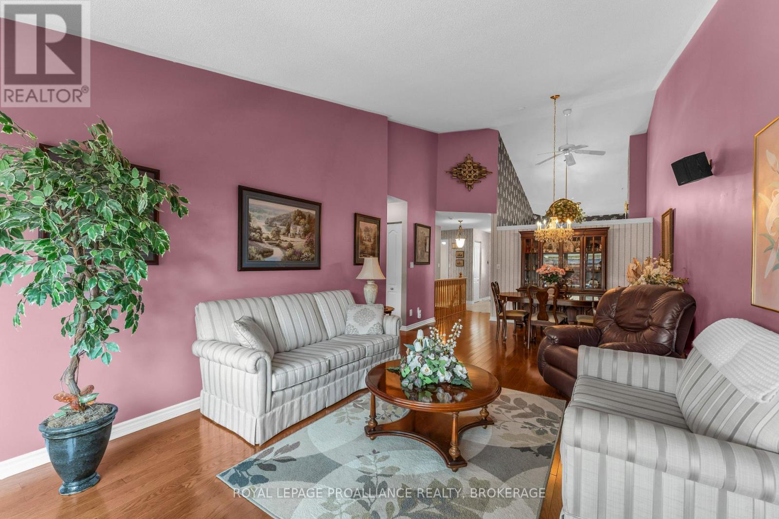 523 TRIMBLE GATE - 15