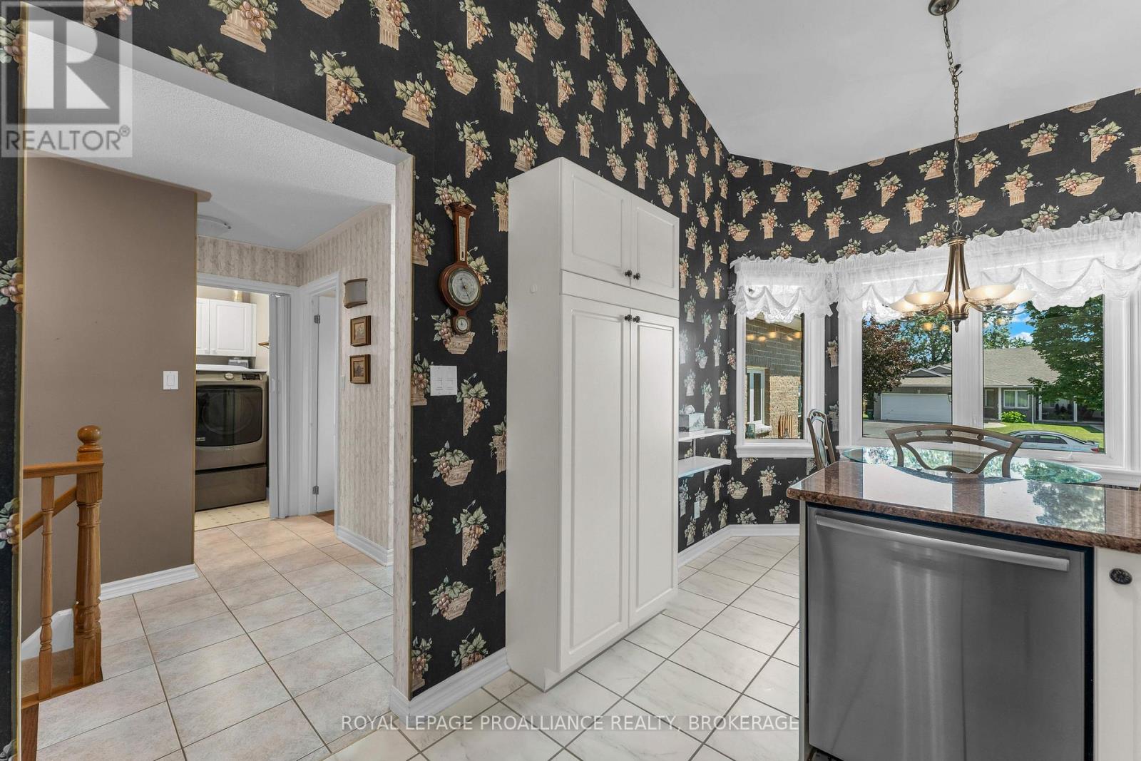523 TRIMBLE GATE - Image 8