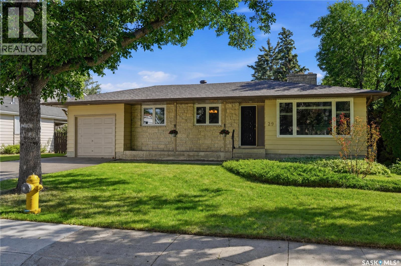 29 Everett CRESCENT