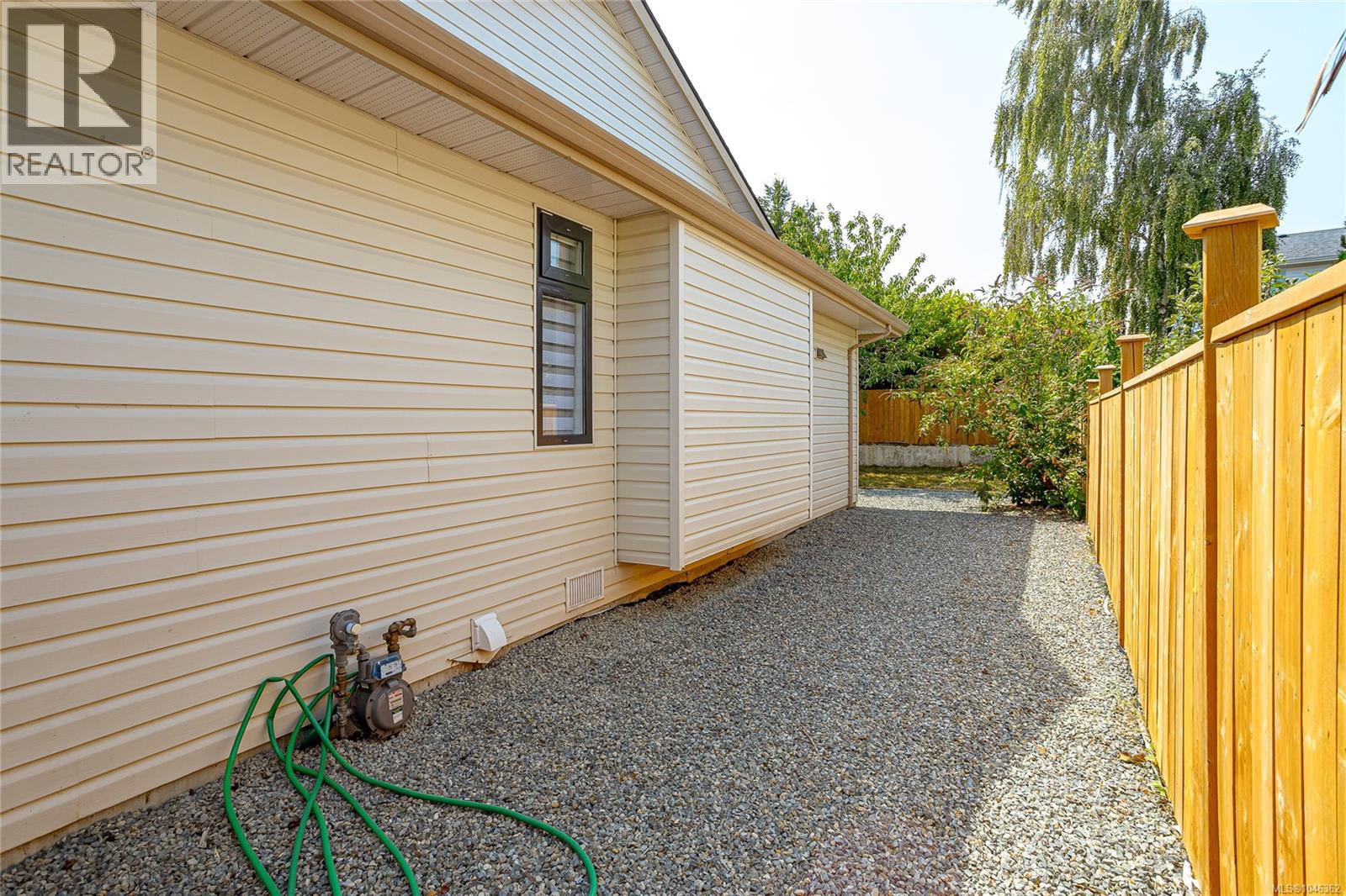 6177 Raphael Dr - 44