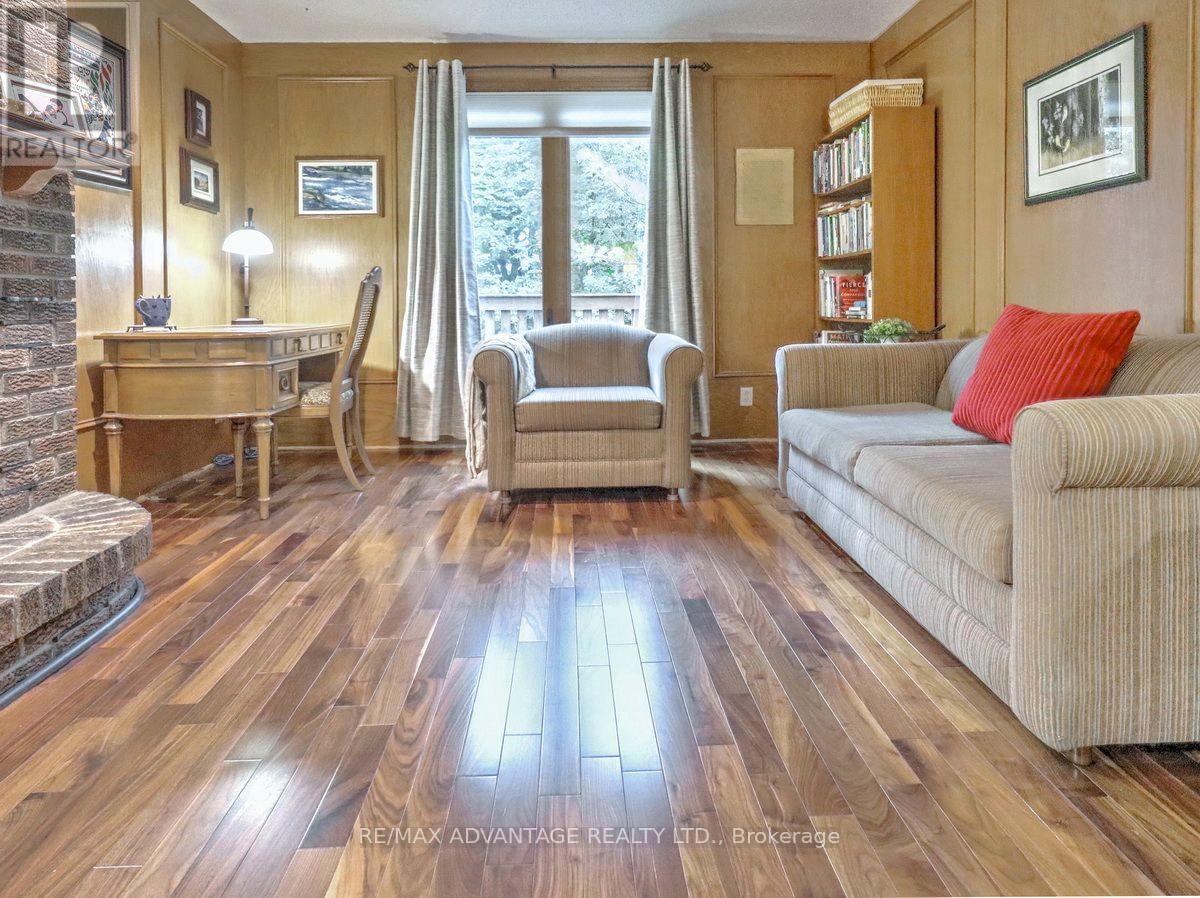 264 SUFFOLK PLACE - Image 13