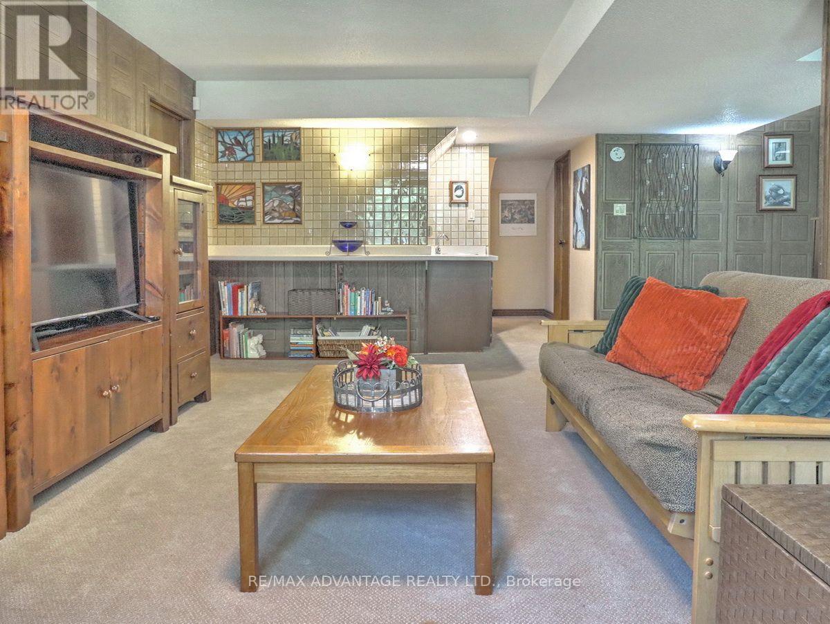 264 SUFFOLK PLACE - Image 36
