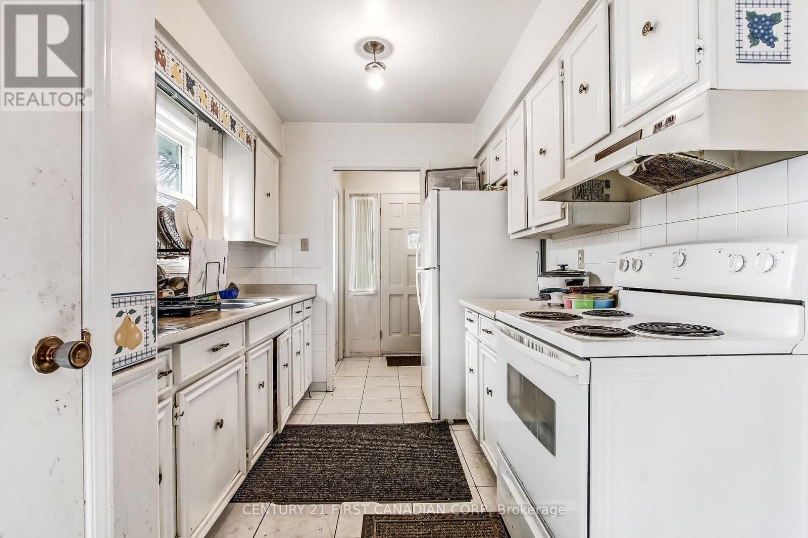 698 CHIDDINGTON AVENUE - Image 6