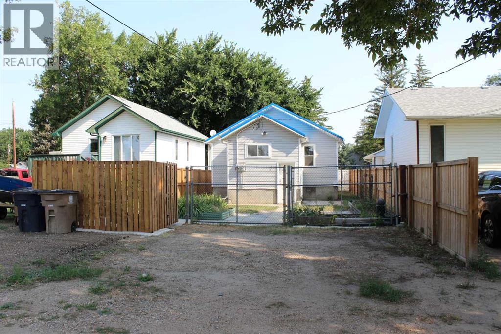 23 Pine Avenue W - 9