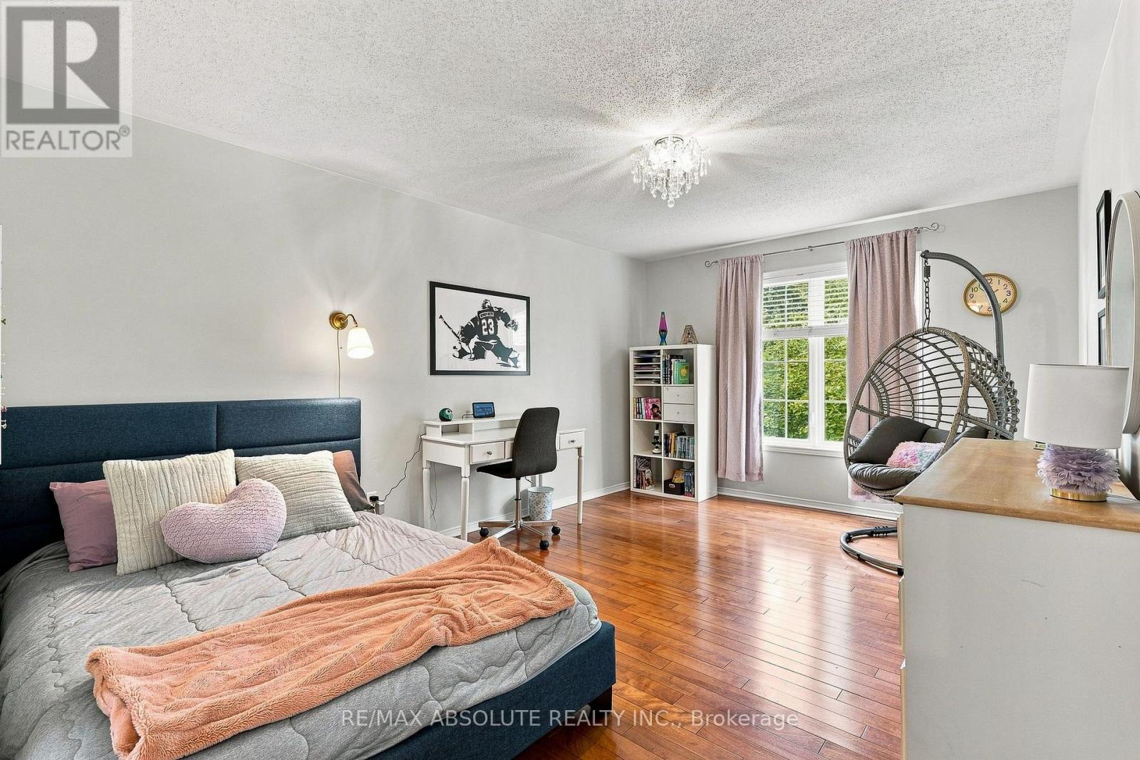 2158 VALENCEVILLE CRESCENT - 29