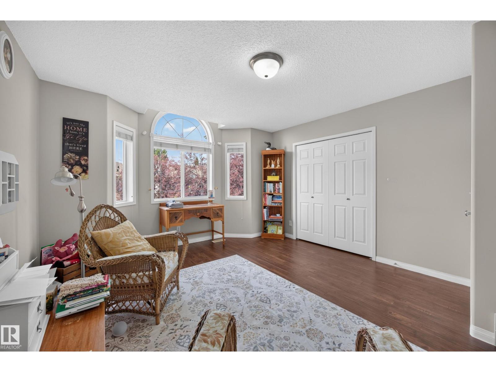 #7 155 CROCUS CR - 26