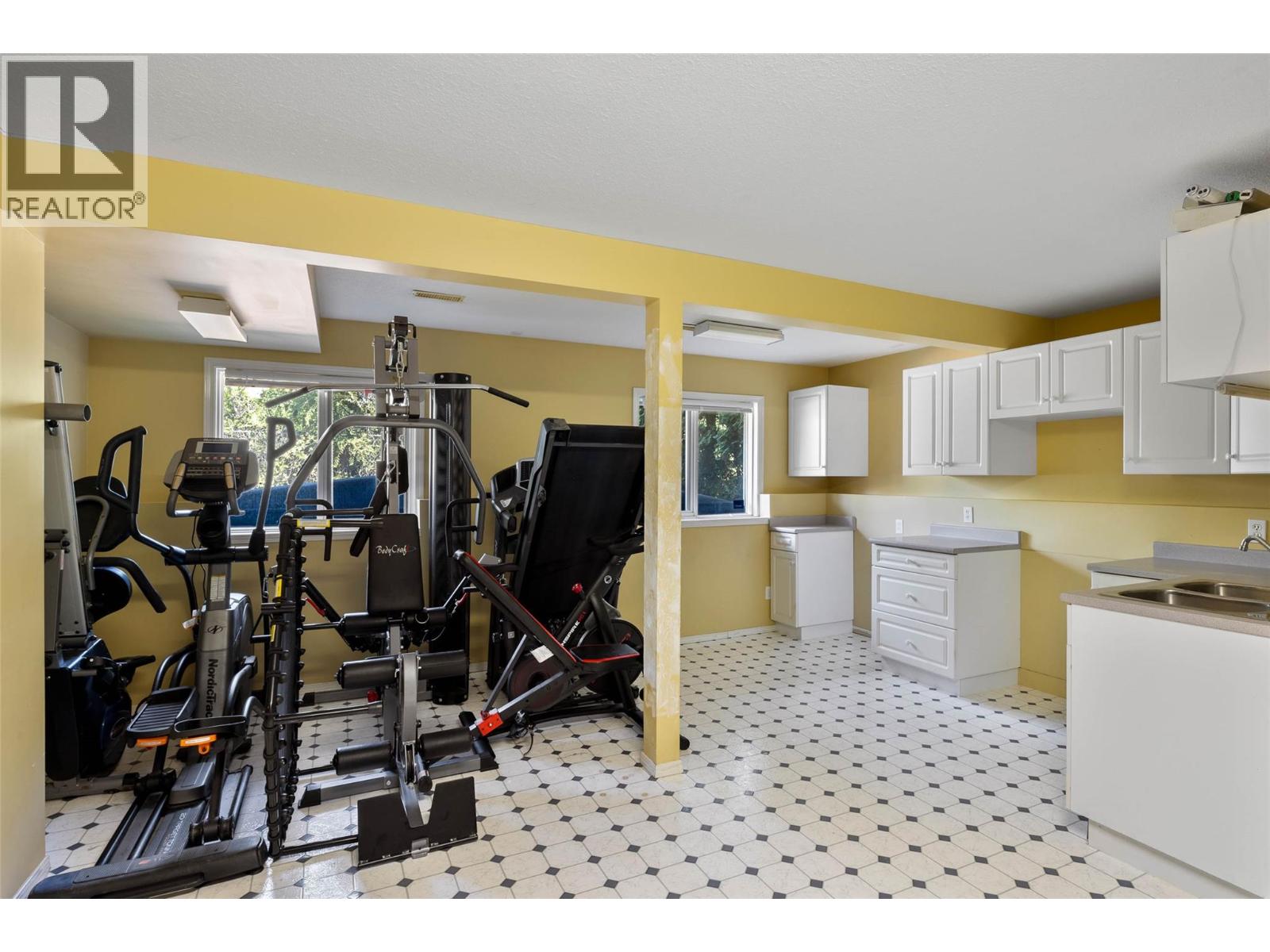 219 Strom Road - Image 28
