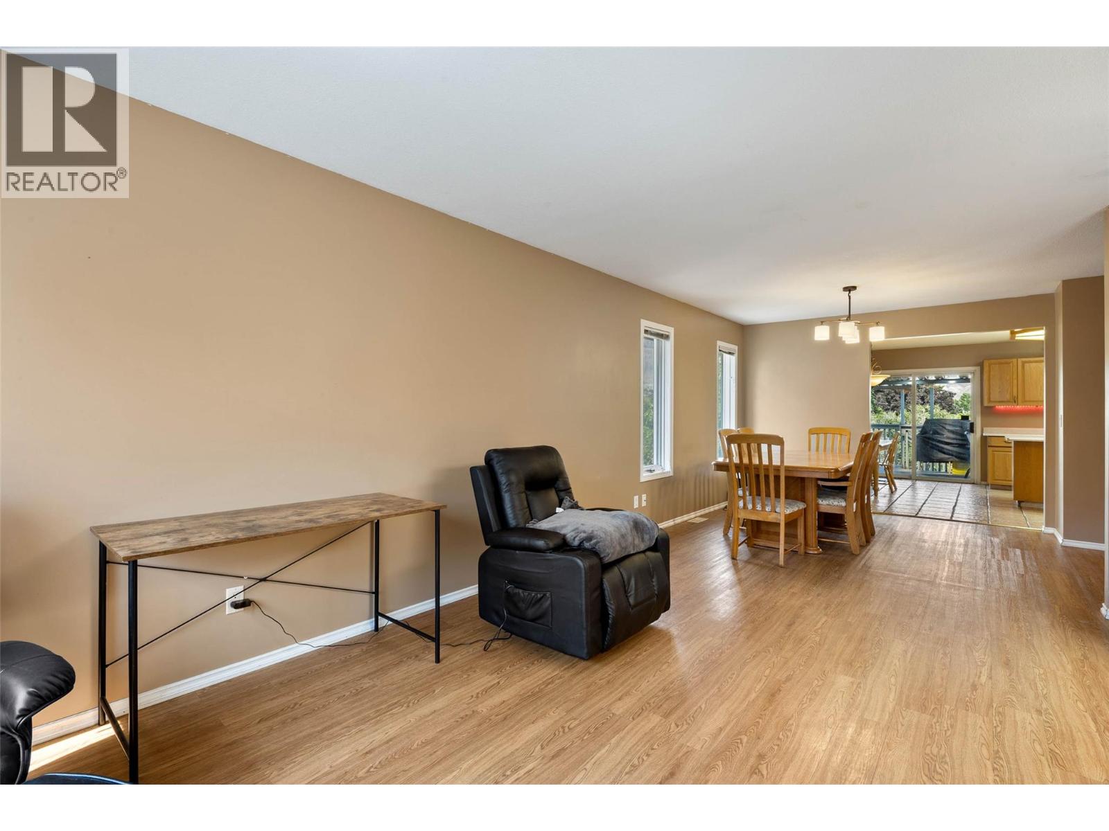219 Strom Road - Image 7