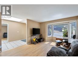Dining room - 219 Strom Road, Kamloops, BC V2C4M1 Photo 6