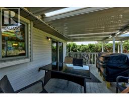 Living room - 219 Strom Road, Kamloops, BC V2C4M1 Photo 17