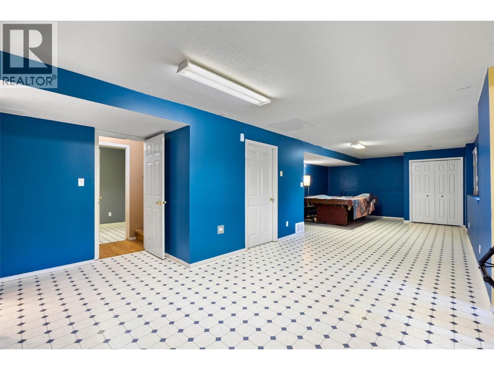 219 Strom Road - 32