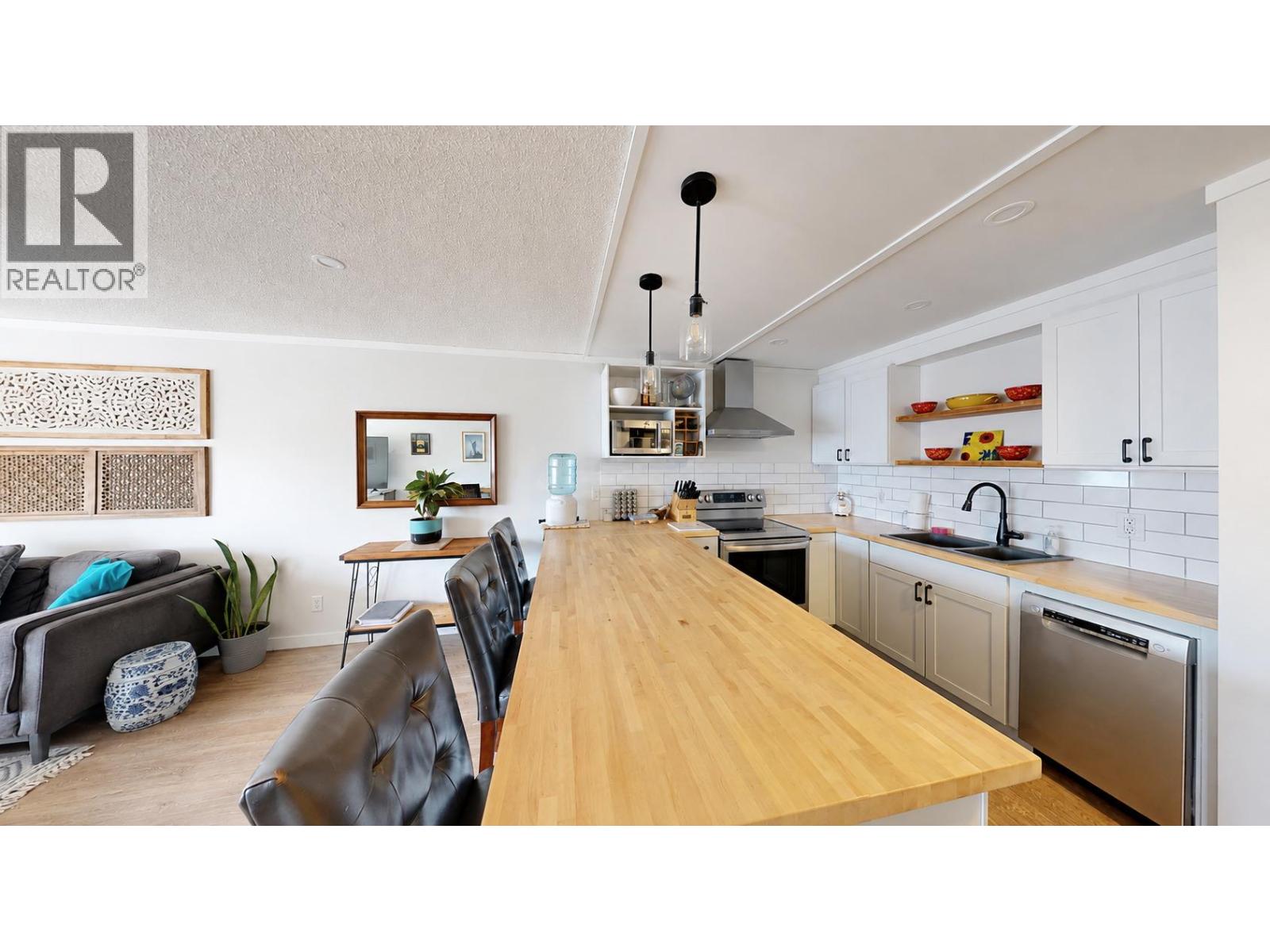 #406 737 Leon Avenue - Image 6