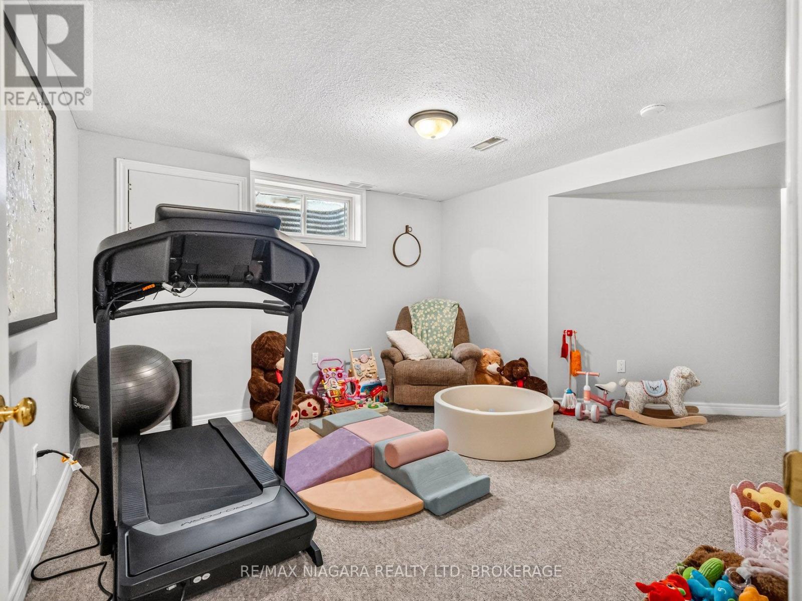 936 COLETTE ROAD - 16