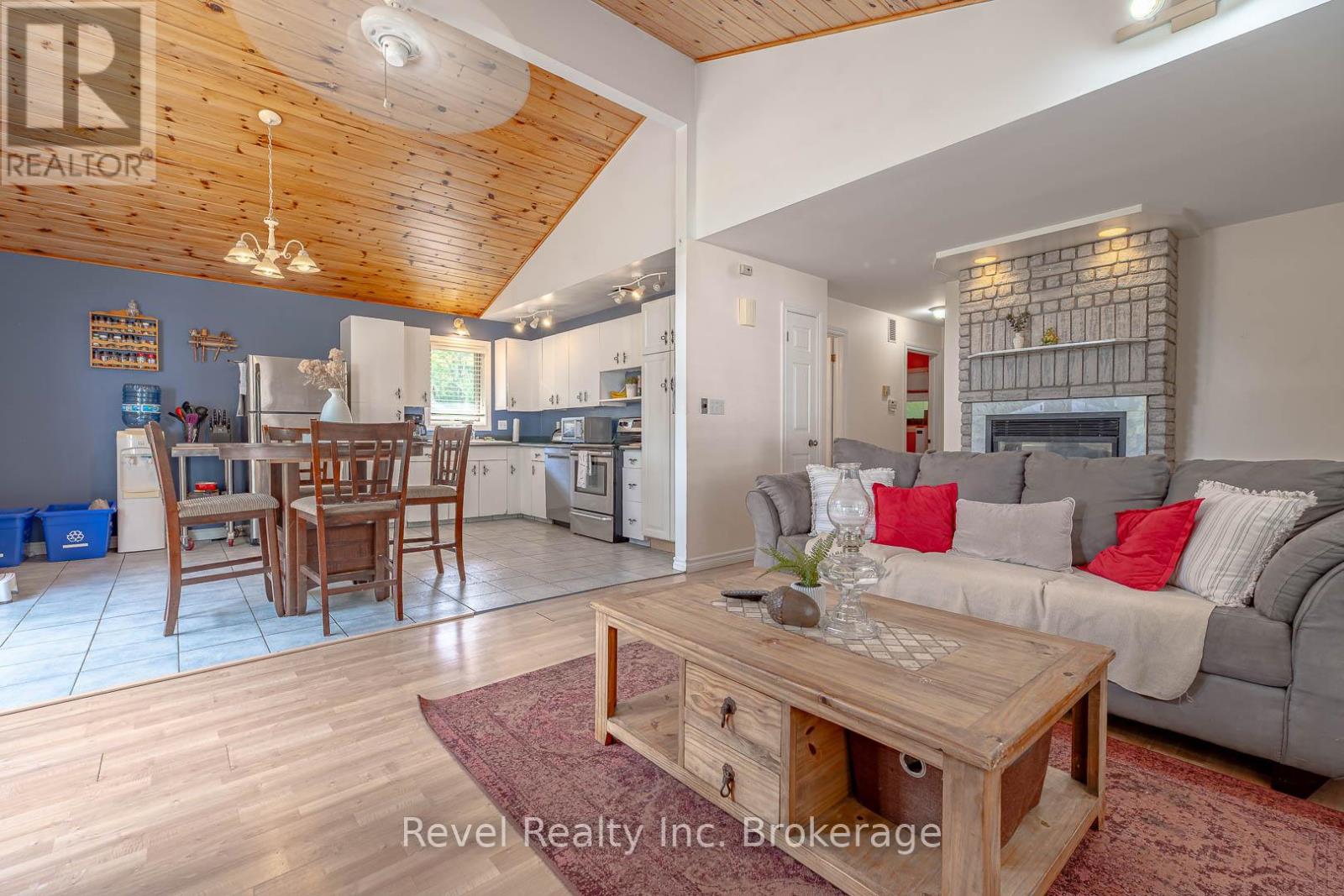36 TEBBY BOULEVARD - 14