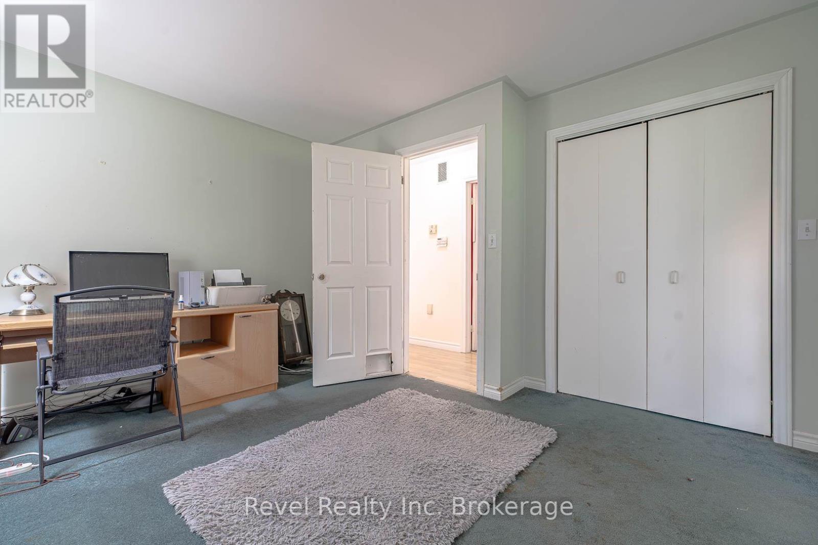 36 TEBBY BOULEVARD - 24